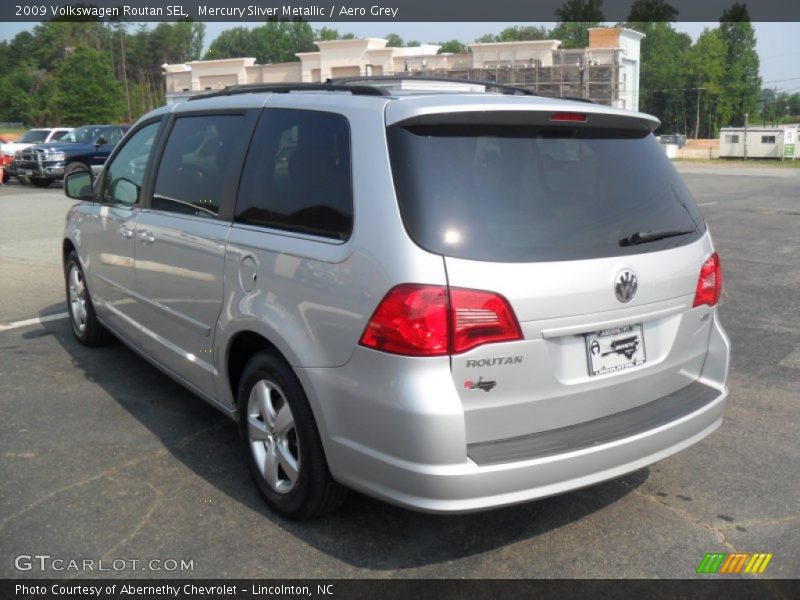 Mercury Sliver Metallic / Aero Grey 2009 Volkswagen Routan SEL