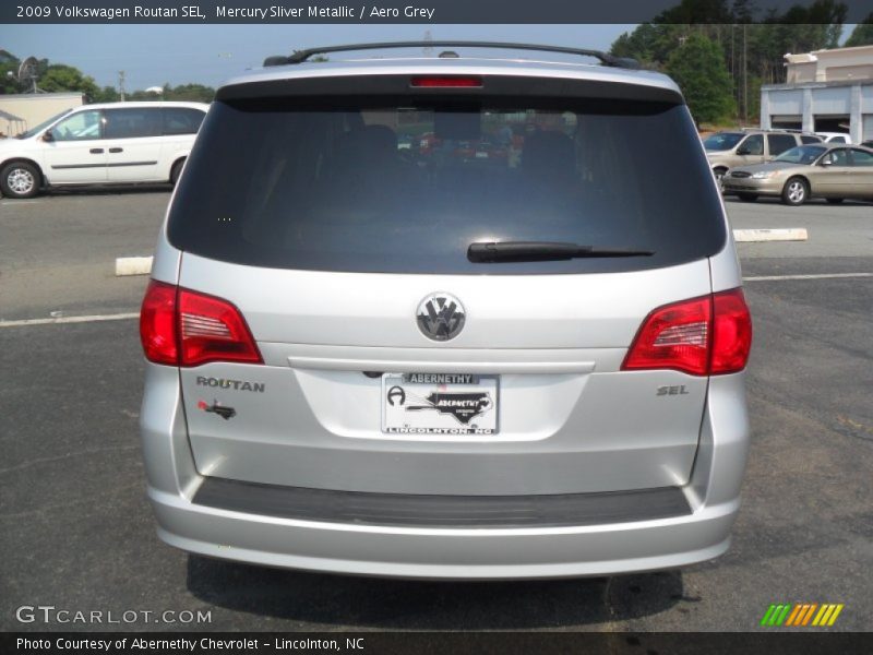 Mercury Sliver Metallic / Aero Grey 2009 Volkswagen Routan SEL