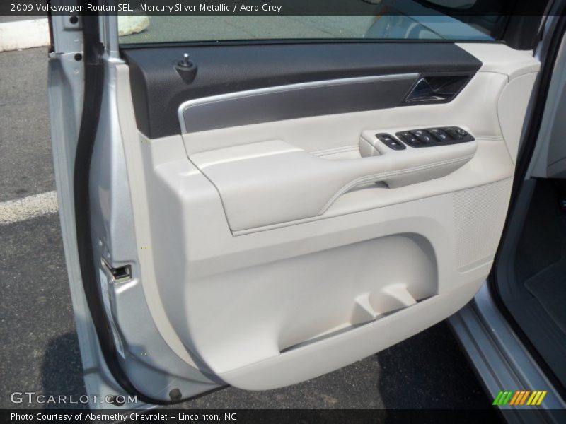 Mercury Sliver Metallic / Aero Grey 2009 Volkswagen Routan SEL