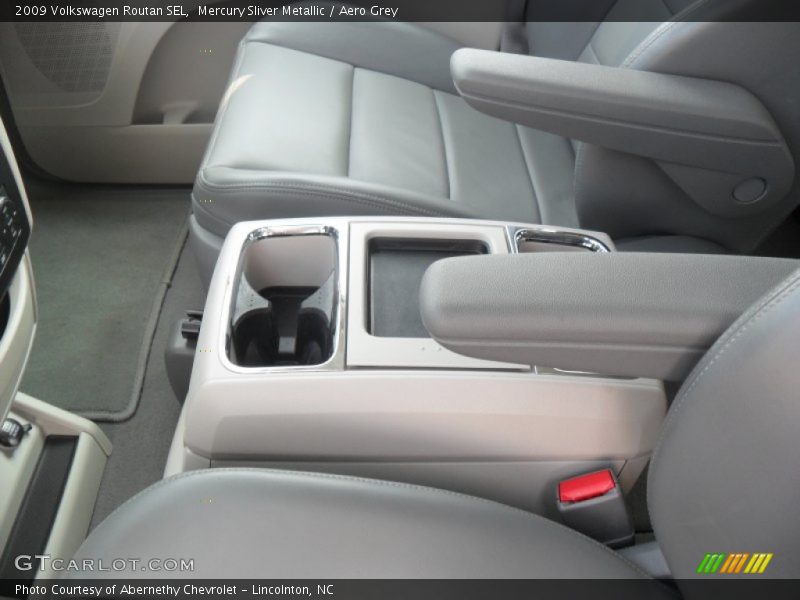 Mercury Sliver Metallic / Aero Grey 2009 Volkswagen Routan SEL
