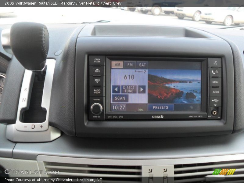 Mercury Sliver Metallic / Aero Grey 2009 Volkswagen Routan SEL