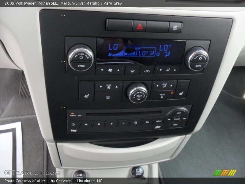 Mercury Sliver Metallic / Aero Grey 2009 Volkswagen Routan SEL