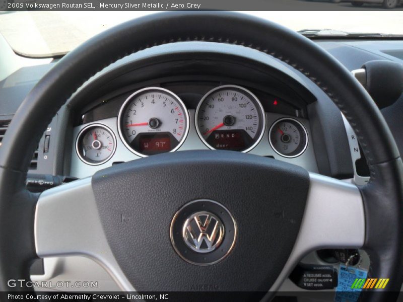 Mercury Sliver Metallic / Aero Grey 2009 Volkswagen Routan SEL