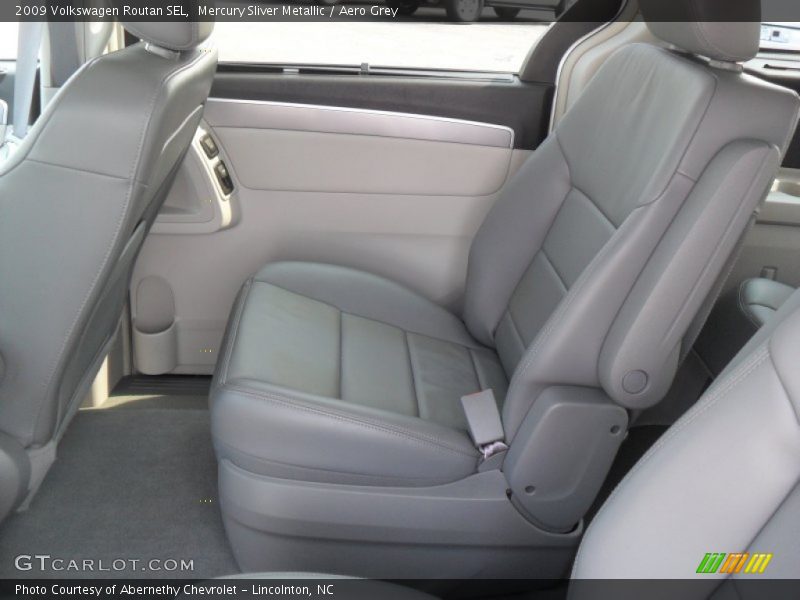Mercury Sliver Metallic / Aero Grey 2009 Volkswagen Routan SEL