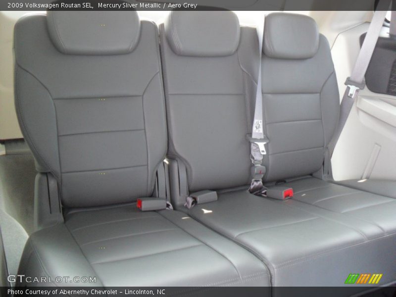 Mercury Sliver Metallic / Aero Grey 2009 Volkswagen Routan SEL