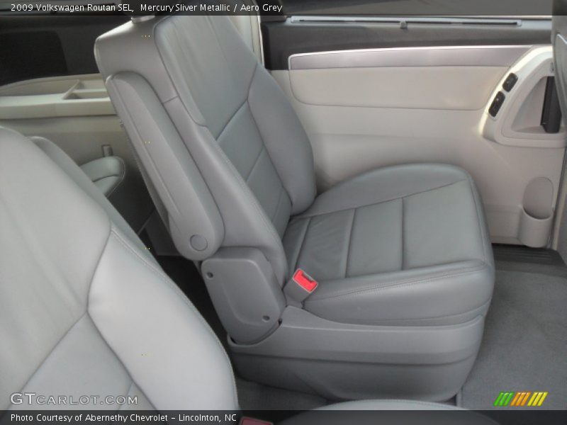Mercury Sliver Metallic / Aero Grey 2009 Volkswagen Routan SEL