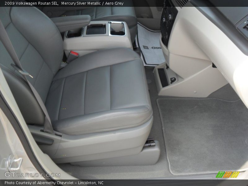 Mercury Sliver Metallic / Aero Grey 2009 Volkswagen Routan SEL