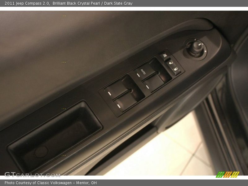 Brilliant Black Crystal Pearl / Dark Slate Gray 2011 Jeep Compass 2.0