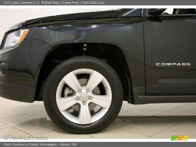 Brilliant Black Crystal Pearl / Dark Slate Gray 2011 Jeep Compass 2.0