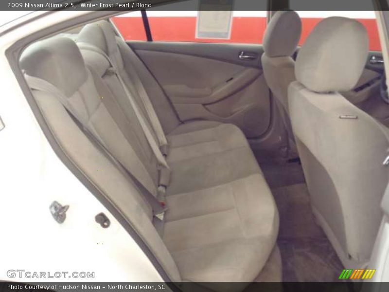 Winter Frost Pearl / Blond 2009 Nissan Altima 2.5