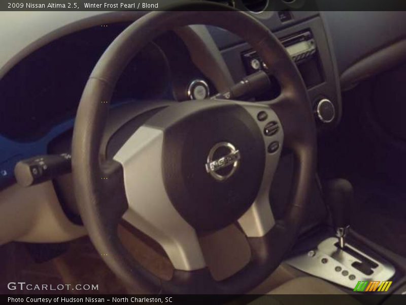 Winter Frost Pearl / Blond 2009 Nissan Altima 2.5