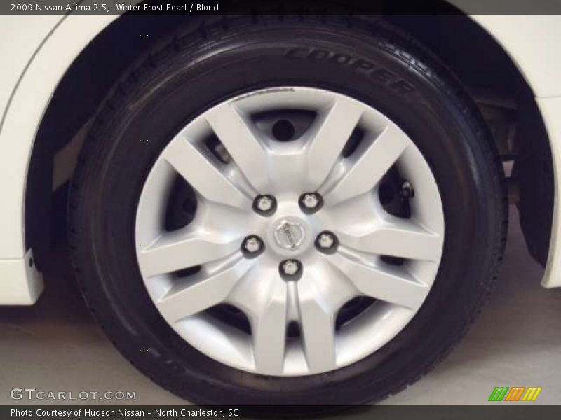 Winter Frost Pearl / Blond 2009 Nissan Altima 2.5