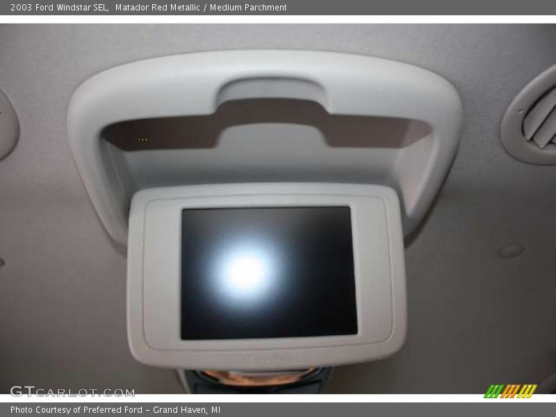 Matador Red Metallic / Medium Parchment 2003 Ford Windstar SEL
