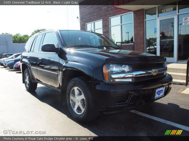 Black / Light Gray 2005 Chevrolet TrailBlazer LS 4x4