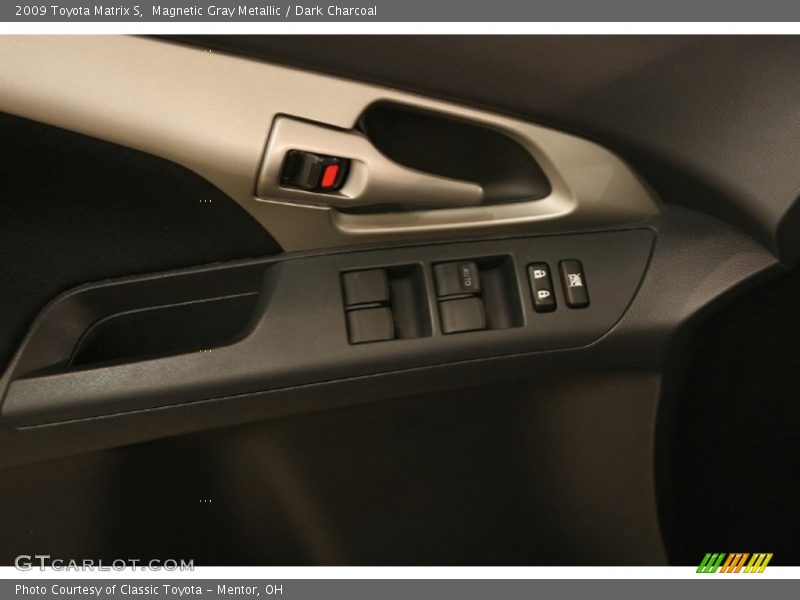 Magnetic Gray Metallic / Dark Charcoal 2009 Toyota Matrix S