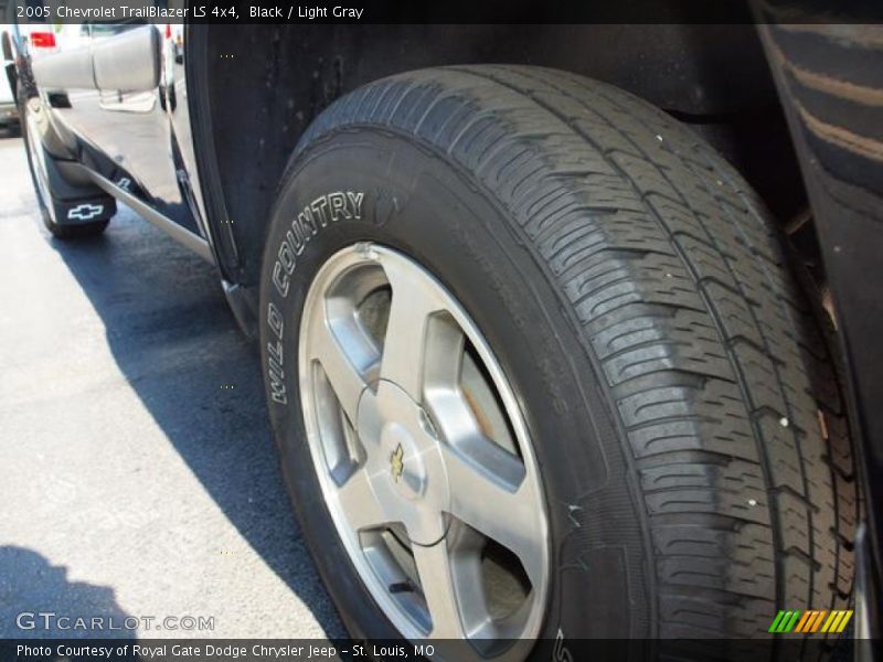 Black / Light Gray 2005 Chevrolet TrailBlazer LS 4x4