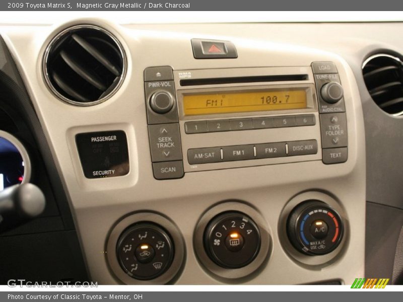 Magnetic Gray Metallic / Dark Charcoal 2009 Toyota Matrix S