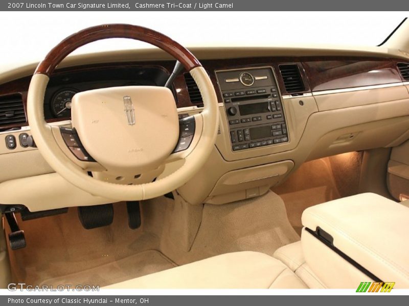 Dashboard of 2007 Town Car Signature Limited