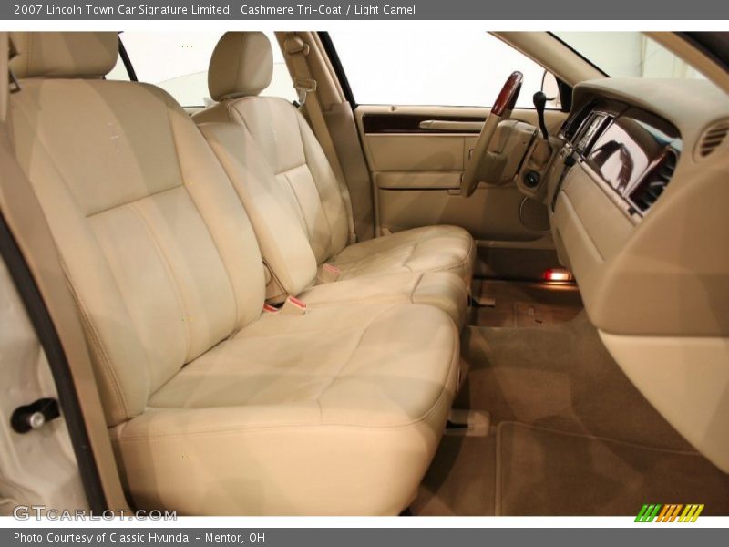  2007 Town Car Signature Limited Light Camel Interior