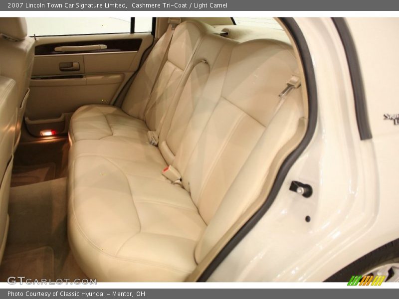 Cashmere Tri-Coat / Light Camel 2007 Lincoln Town Car Signature Limited