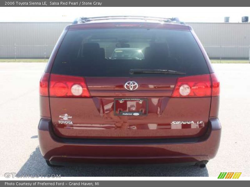Salsa Red Pearl / Stone Gray 2006 Toyota Sienna LE
