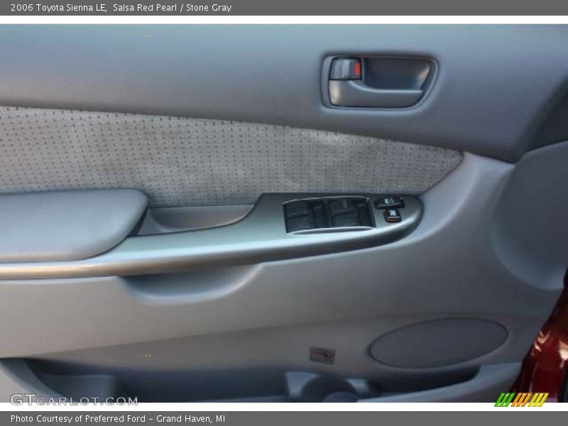 Salsa Red Pearl / Stone Gray 2006 Toyota Sienna LE