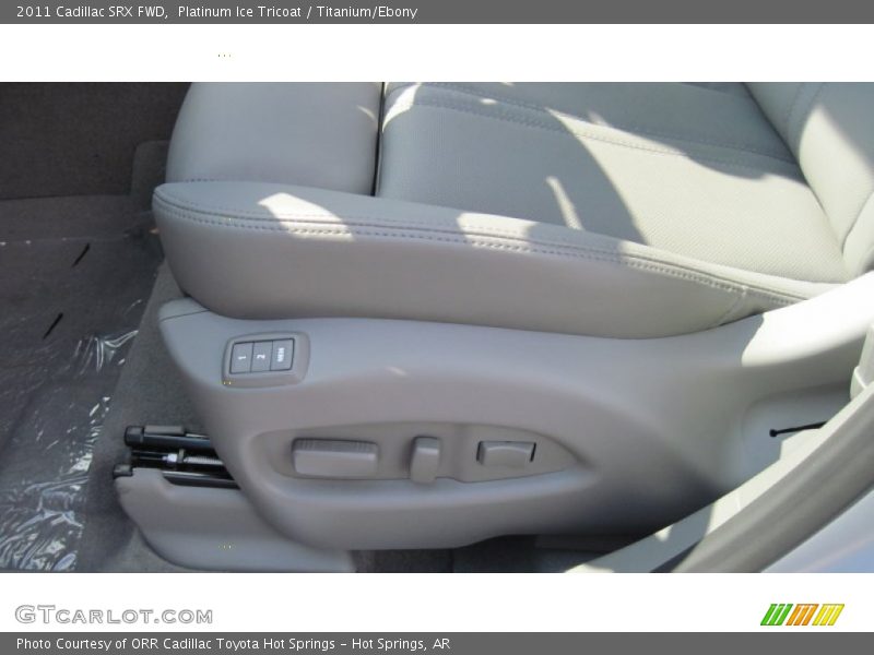 Platinum Ice Tricoat / Titanium/Ebony 2011 Cadillac SRX FWD