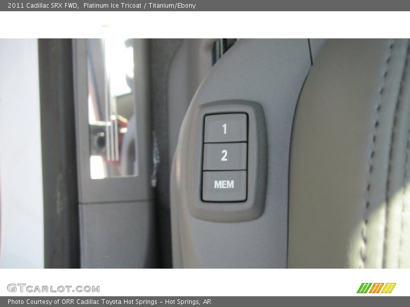 Platinum Ice Tricoat / Titanium/Ebony 2011 Cadillac SRX FWD