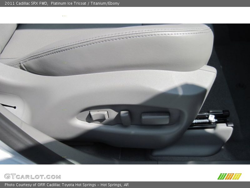 Platinum Ice Tricoat / Titanium/Ebony 2011 Cadillac SRX FWD