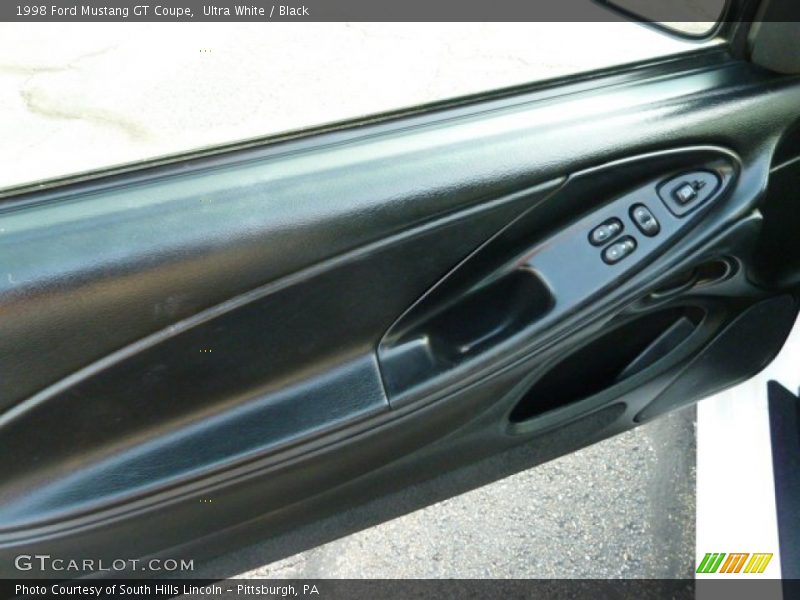 Ultra White / Black 1998 Ford Mustang GT Coupe