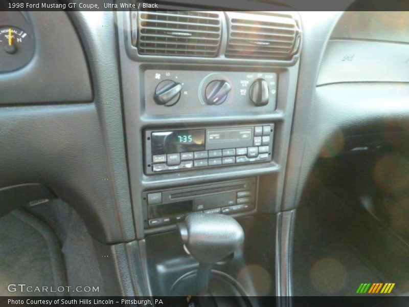 Controls of 1998 Mustang GT Coupe