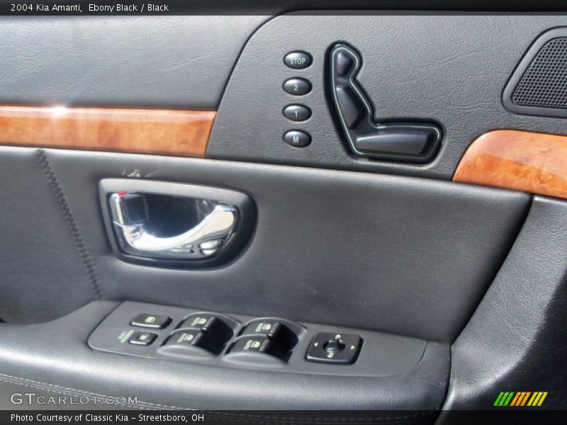 Ebony Black / Black 2004 Kia Amanti