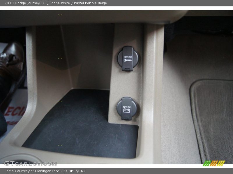Stone White / Pastel Pebble Beige 2010 Dodge Journey SXT