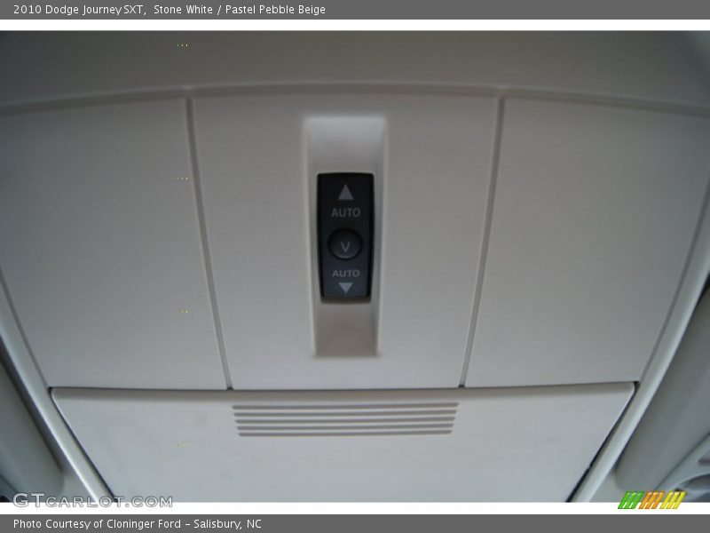 Stone White / Pastel Pebble Beige 2010 Dodge Journey SXT
