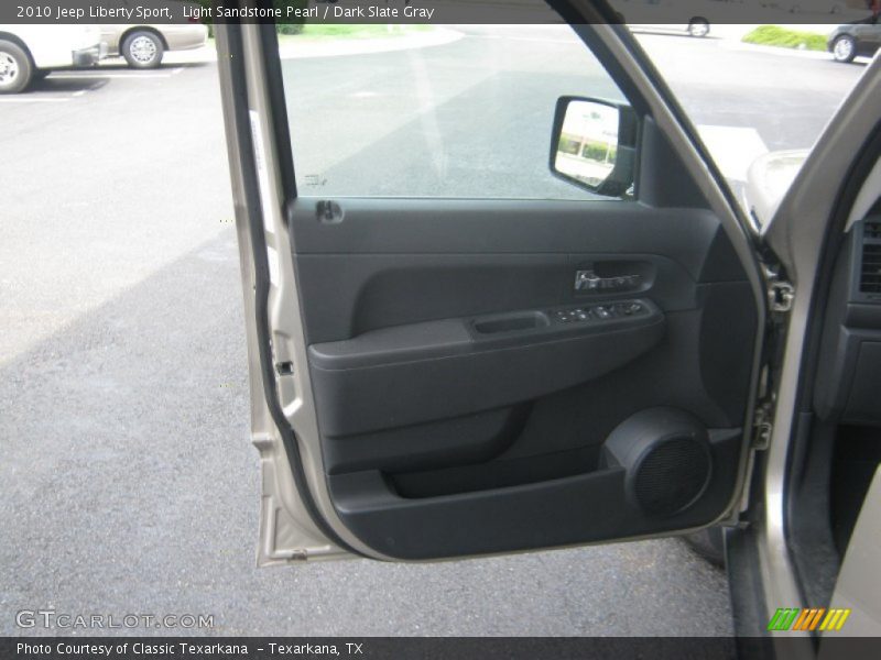 Light Sandstone Pearl / Dark Slate Gray 2010 Jeep Liberty Sport