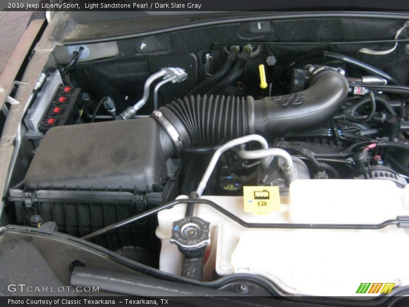 Light Sandstone Pearl / Dark Slate Gray 2010 Jeep Liberty Sport