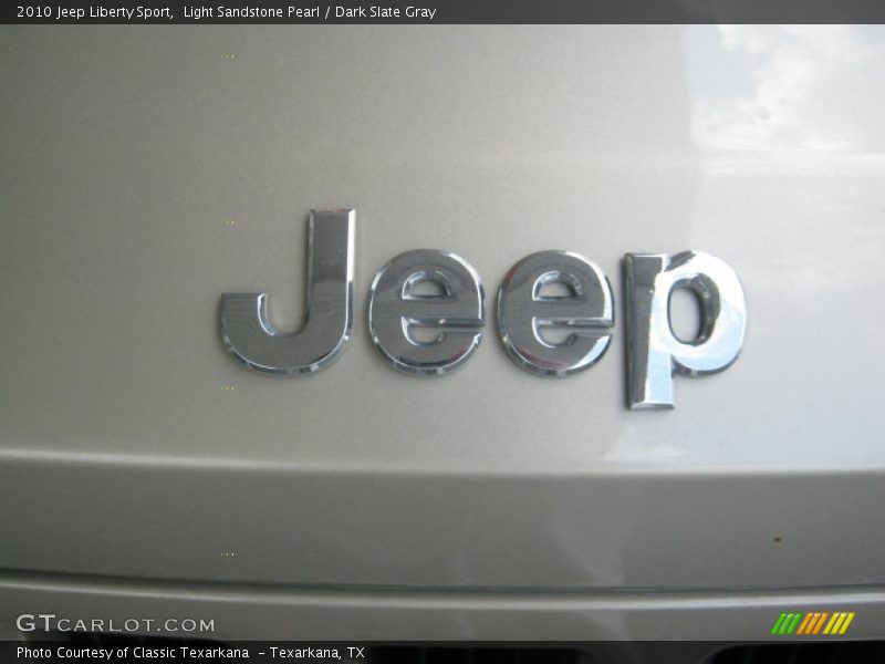 Light Sandstone Pearl / Dark Slate Gray 2010 Jeep Liberty Sport