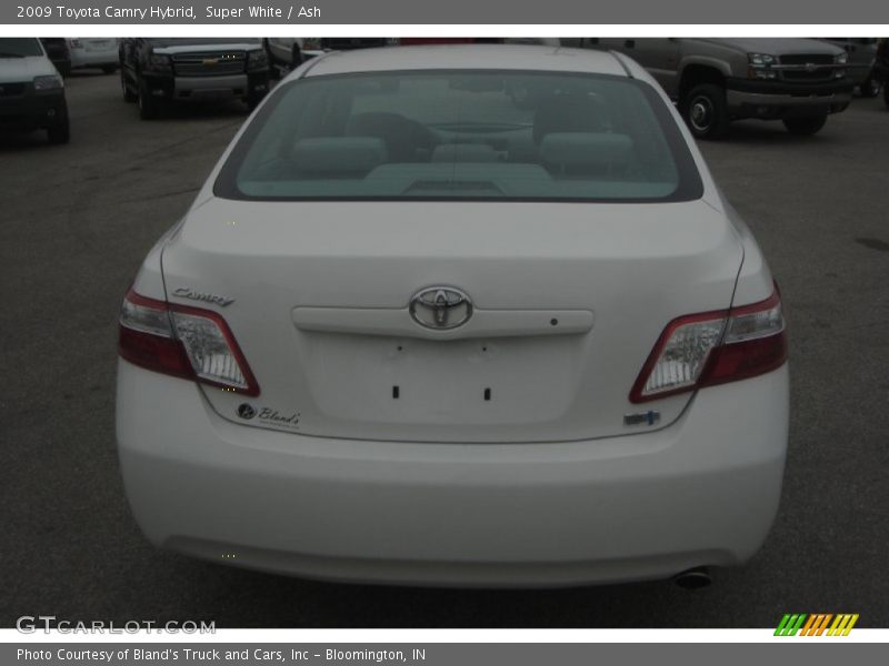 Super White / Ash 2009 Toyota Camry Hybrid