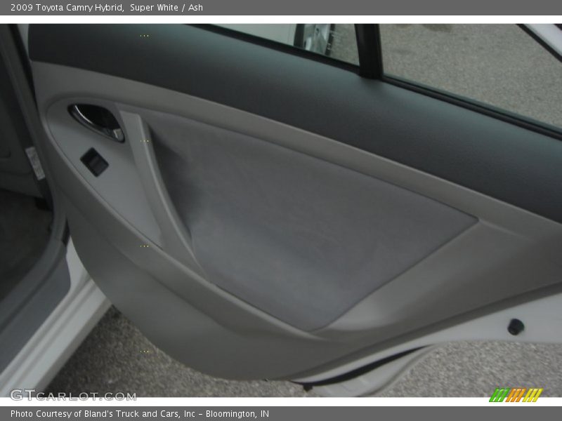Super White / Ash 2009 Toyota Camry Hybrid