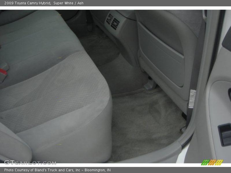 Super White / Ash 2009 Toyota Camry Hybrid