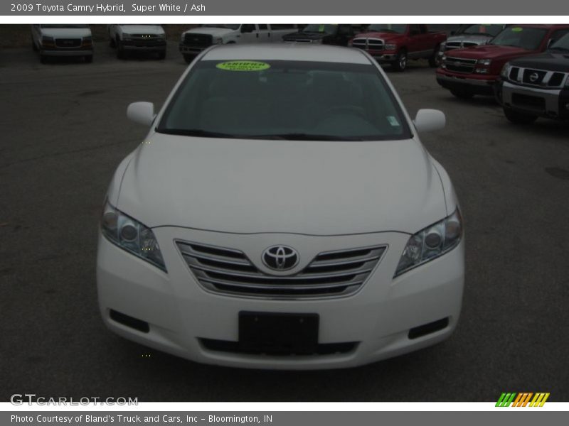 Super White / Ash 2009 Toyota Camry Hybrid