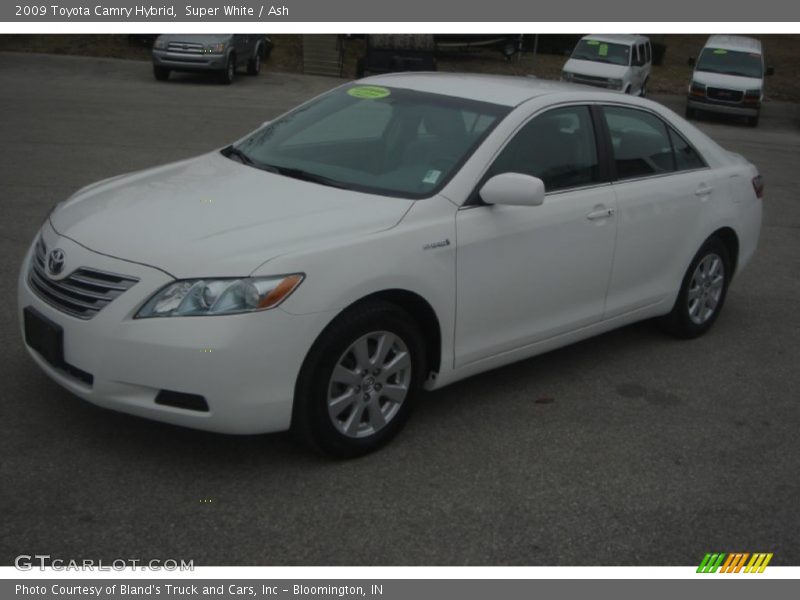 Super White / Ash 2009 Toyota Camry Hybrid