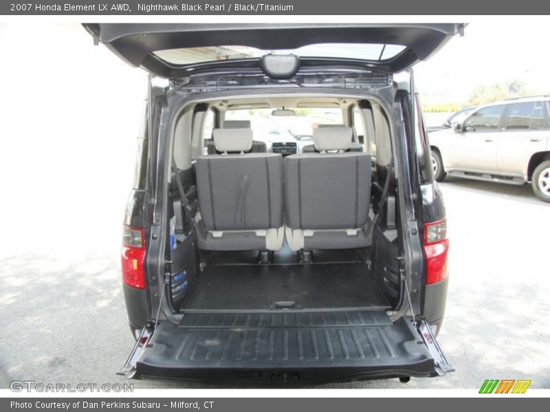  2007 Element LX AWD Trunk