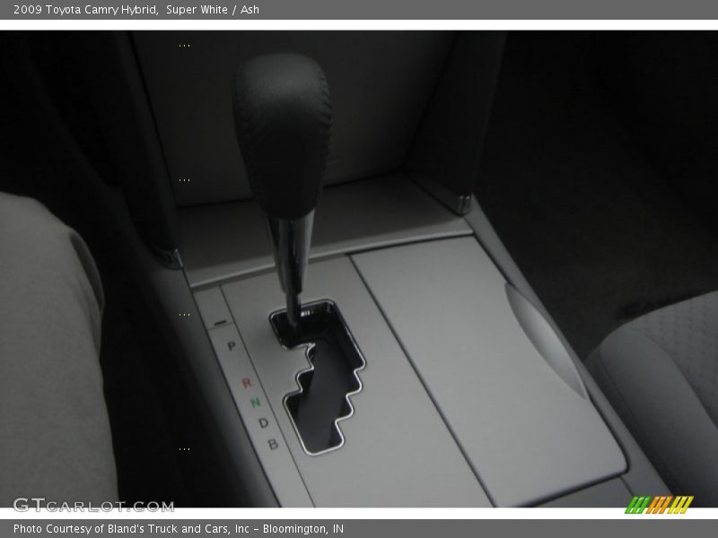 Super White / Ash 2009 Toyota Camry Hybrid