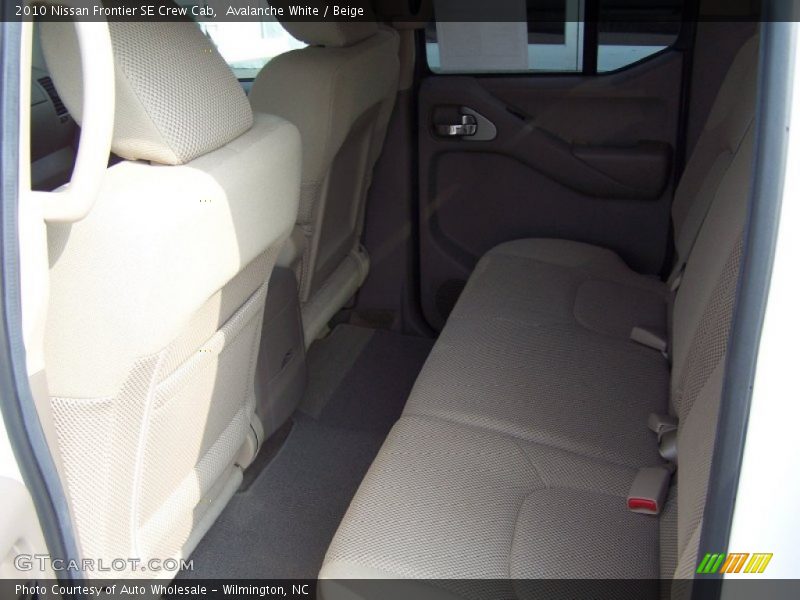 Avalanche White / Beige 2010 Nissan Frontier SE Crew Cab