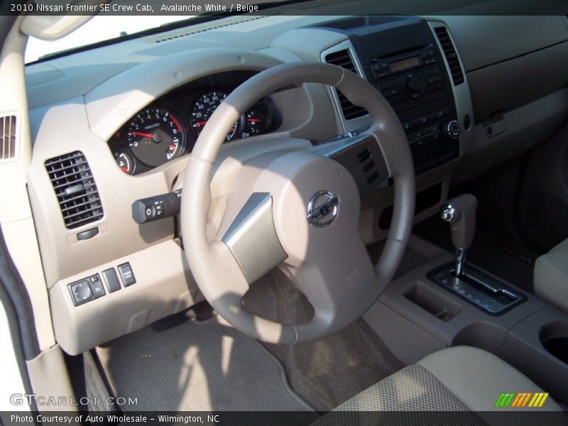 Avalanche White / Beige 2010 Nissan Frontier SE Crew Cab
