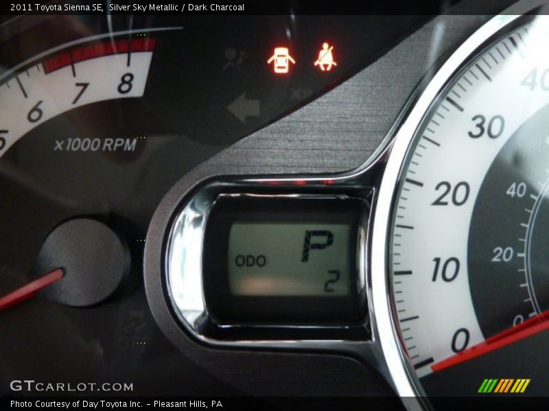 Silver Sky Metallic / Dark Charcoal 2011 Toyota Sienna SE