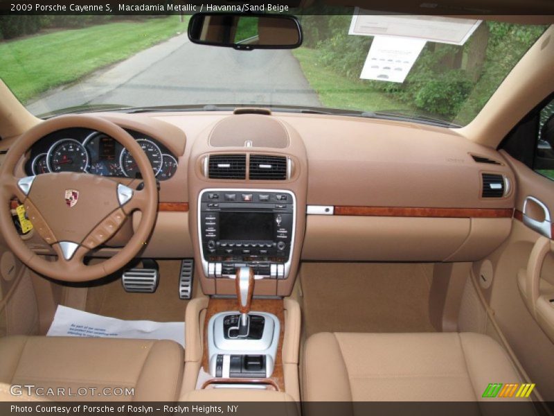 Dashboard of 2009 Cayenne S
