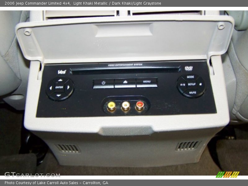 Light Khaki Metallic / Dark Khaki/Light Graystone 2006 Jeep Commander Limited 4x4