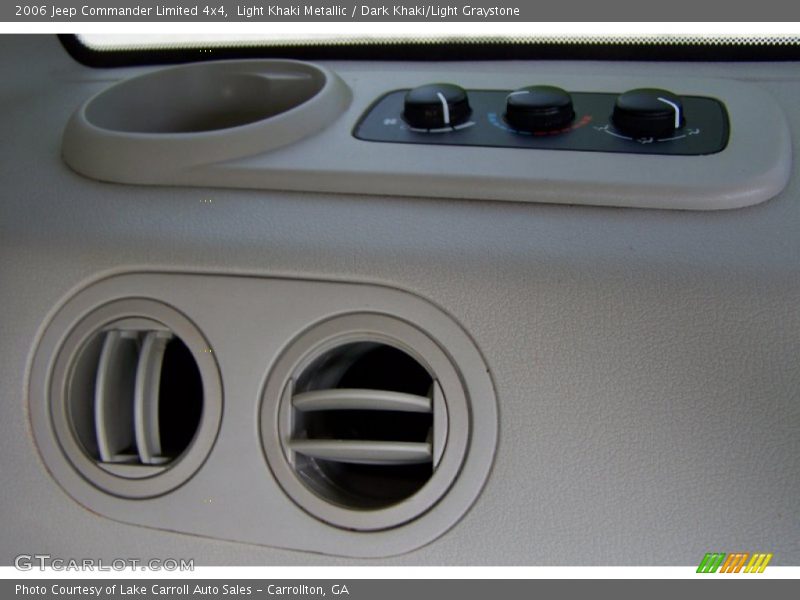 Light Khaki Metallic / Dark Khaki/Light Graystone 2006 Jeep Commander Limited 4x4